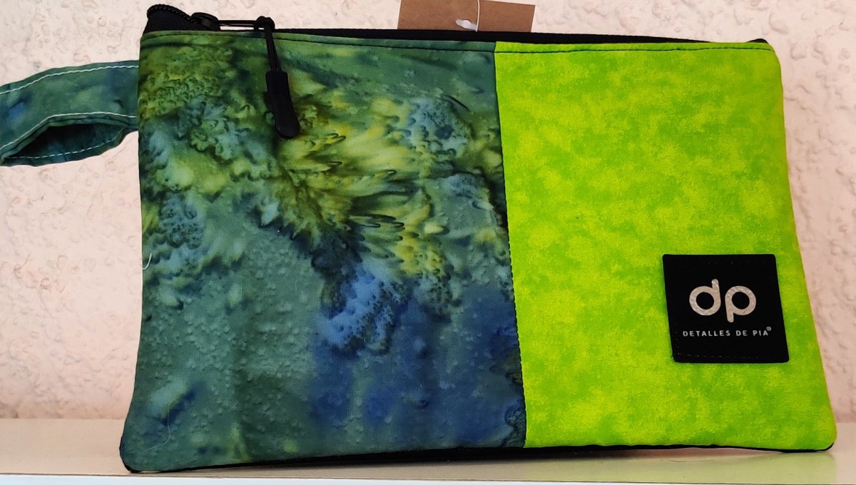 Estuche unisex mezclilla y algodón.