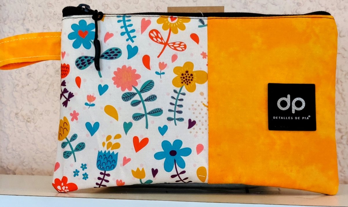 Estuche unisex mezclilla y algodón.